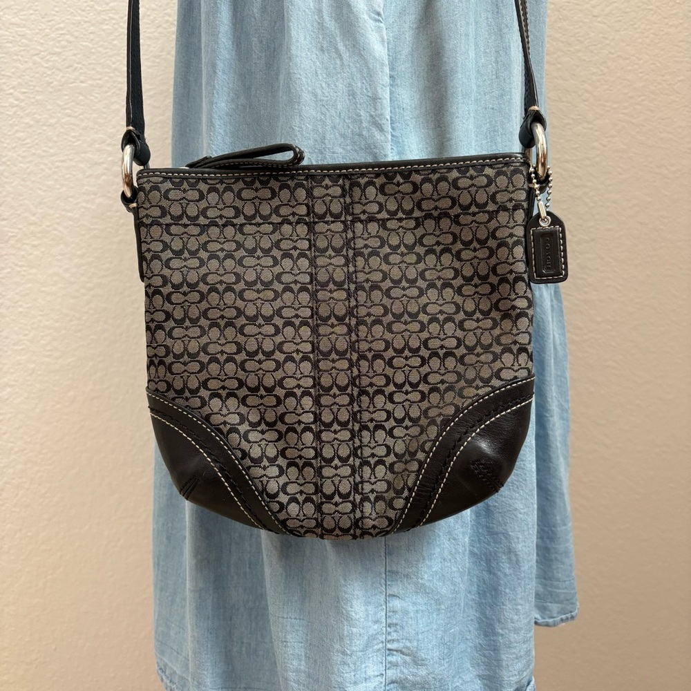 Vintage Y2K Coach SoHo Mini C Signature Gray and Black Jacquard Canvas Crossbody
